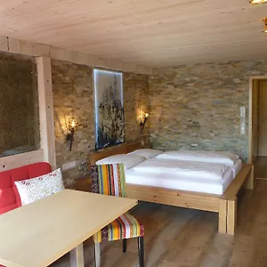  Appartamento Gaestehaus Guggomos 